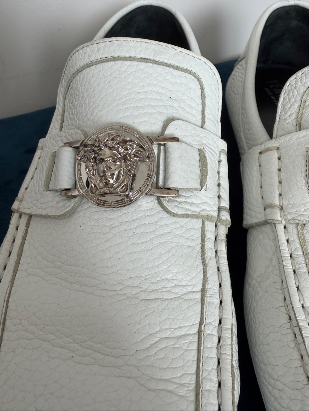 Versace White Pebbled Leather Medusa Bit Loafers 10.5 (EU 43.5) - Picture 6 of 7